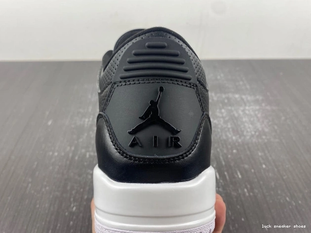 Rep LUCY (2016) Retro 3 136064-020 Jordan Monday Cyber 0727